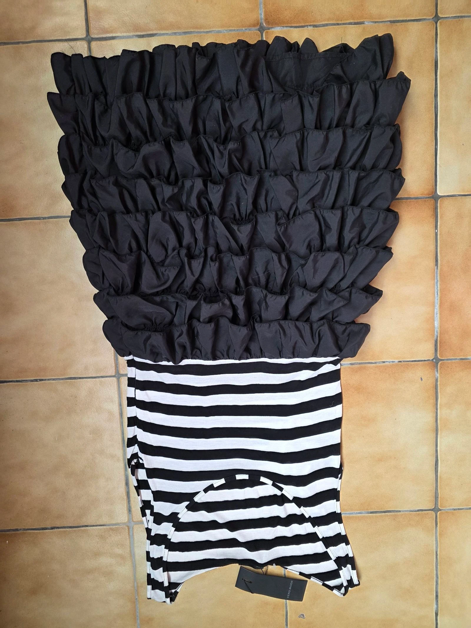 Tweekleurige maritieme jurk met ruches Vero Moda - Nieuw met etiket - Maat 34 klein 36 – photo 4